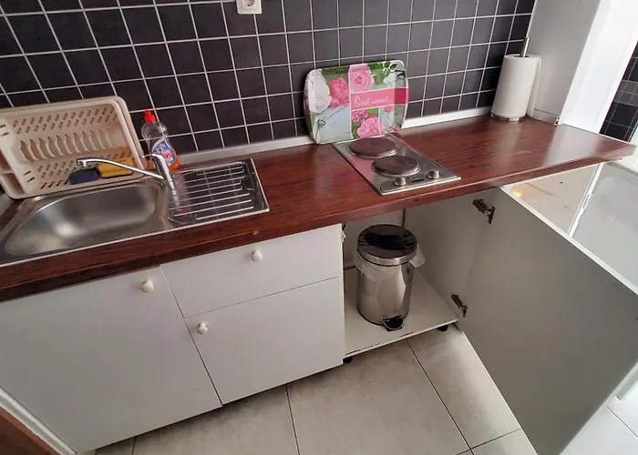 Holidays Budget 12 Апартаменти *